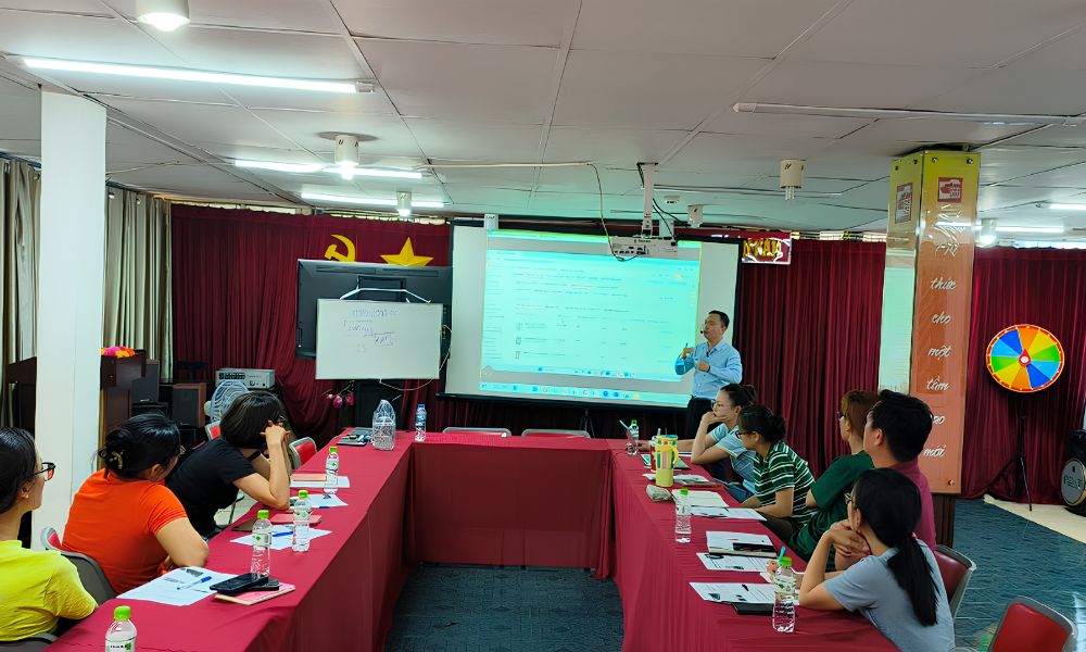 Sự hỗ trợ tận tình là điểm cộng tại NUU EDU