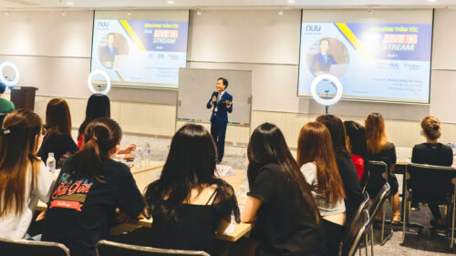 Khóa Học Livestream Thực Chiến Tại NUU EDU